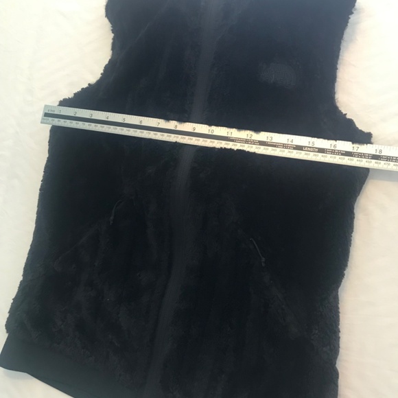 The North Face vest women’s size small faux fur 2 pockets hood outdoors cottage - Picture 3 of 9